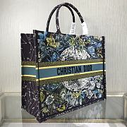 DIOR BOOK TOTE BLUE DIOR CONSTELLATION EMBROIDERY M1286 SIZE 41.5 CM - 2