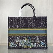 DIOR BOOK TOTE BLUE DIOR CONSTELLATION EMBROIDERY M1286 SIZE 41.5 CM - 4