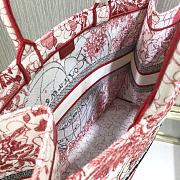 DIOR BOOK TOTE RED AND WHITE D-ROYAUME D'AMOUR EMBROIDERY M1286 SIZE 41.5 CM - 2