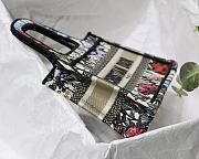 DIOR MINI BOOK TOTE MULTICOLOR FLOWER EMBROIDERY S5475 SIZE 23 CM - 2
