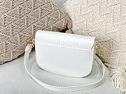 DIOR MEIDUM DIOR BOBBY BAG WHITE M9319 SIZE 22 CM - 3