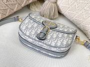 DIOR MEIDUM DIOR BOBBY BAG GRAY OBLIQUE M9319 SIZE 22 CM - 3