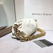 BOTTEGA VENETA CHAIN POUCH WHITE 620230 SIZE 31 CM  - 2