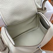 HERMES MINI LINDY CALFSKIN WHITE H082607 19CM - 3