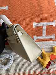 HERMES MINI KELLY EPSOM GOLD HARDWARE WHITE 19 CM - 3