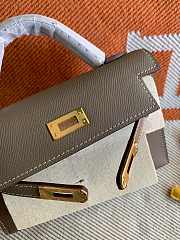 HERMES MINI KELLY EPSOM GOLD HARDWARE TAUPE 19 CM - 4