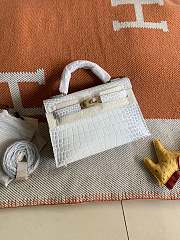 HERMES MINI KELLY CROCODILE GOLD HARDWARE WHITE 19 CM - 6