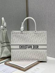 DIOR BOOK TOTE WHITE LEATHER M1286 41 X 32 CM - 1