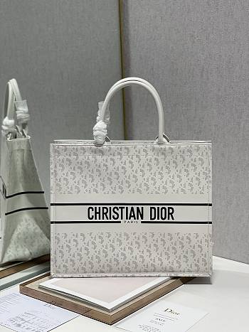 DIOR BOOK TOTE WHITE LEATHER M1286 41 X 32 CM