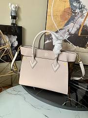 LV On My Side MM Greige M58485 Size 30.5 cm - 2