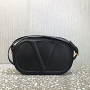 Valentino V Logo Cross Body Camera Bag Black Size 25 Cm - 1