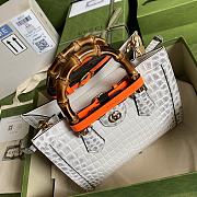 Gucci Diana Small Crocodile Tote Bag White 660195 Size 27 cm - 4