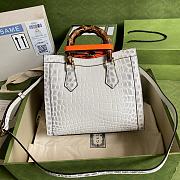 Gucci Diana Small Crocodile Tote Bag White 660195 Size 27 cm - 3