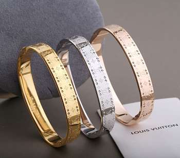 Louis Vuitton Bracelets (3 colors Silver & Gold & Rose Gold)