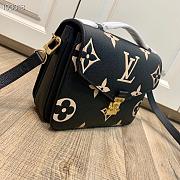 LV Pochette Metis Black/Beige M45773 Size 25 x 19 x 7 cm - 4