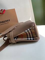 Burberry Small Banner in Beige Grain Leather Size 26 x 12 x 19 cm - 5