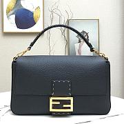 Fendi Large Baguette in Black Grain Leather Size 33 x 18 x 5.5 cm - 1