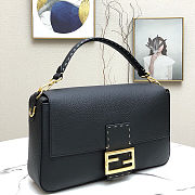 Fendi Large Baguette in Black Grain Leather Size 33 x 18 x 5.5 cm - 6