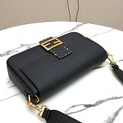 Fendi Baguette in Black Grain Leather 8BR600 Size 26 x 14 x 4 cm - 2