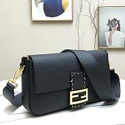 Fendi Baguette in Black Grain Leather 8BR600 Size 26 x 14 x 4 cm - 3