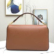 Fendi Large Baguette in Brown Grain Leather Size 33 x 18 x 5.5 cm - 3
