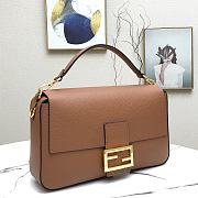 Fendi Large Baguette in Brown Grain Leather Size 33 x 18 x 5.5 cm - 2
