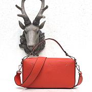 Fendi Baguette in Orange Grain Leather 8BR600 Size 26 x 14 x 4 cm - 3