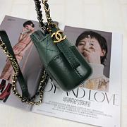 Chanel Gabrielle Clutch Dark Green/Milk Green 18CM - 3