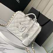 CHANEL VANITY BAG IN WHITE SIZE 21CM - 1