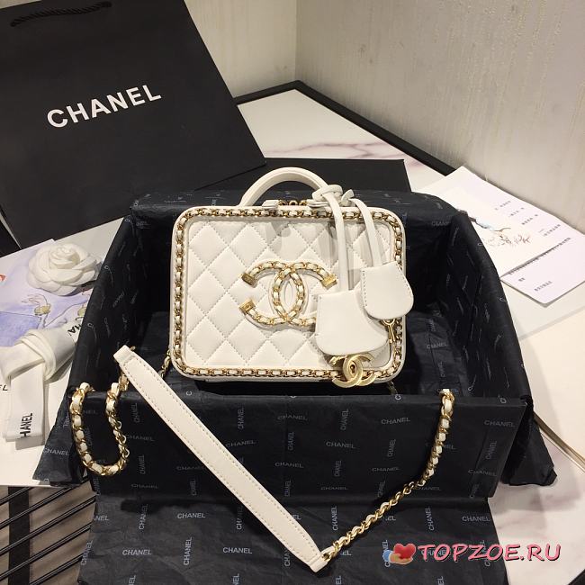 Chanel Small Chain Around CC Filigree Vanity Bag White Size 18 cm - 1