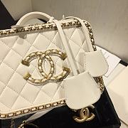 Chanel Small Chain Around CC Filigree Vanity Bag White Size 18 cm - 2