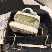 Chanel Small Chain Around CC Filigree Vanity Bag White Size 18 cm - 6