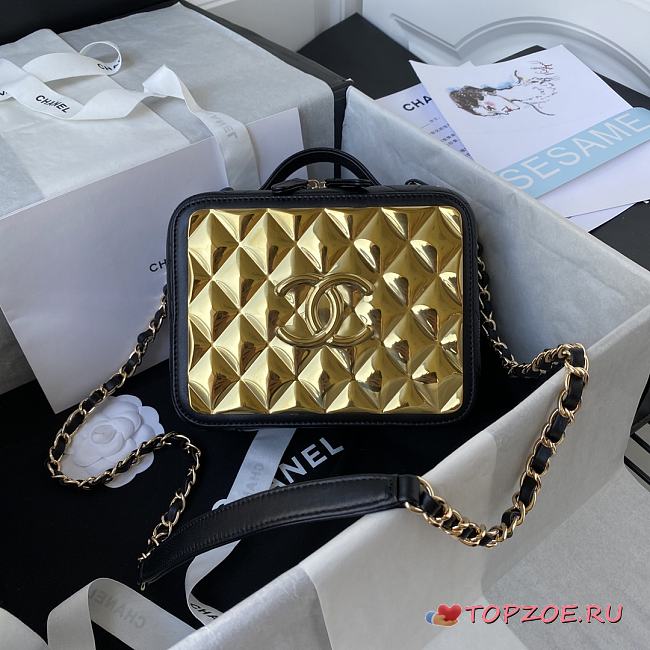 Chanel Vanity Bag Lambskin & Gold-Tone Metal Black 18 cm - 1