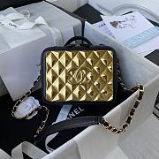 Chanel Vanity Bag Lambskin & Gold-Tone Metal Black 18 cm - 1