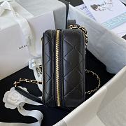 Chanel Vanity Bag Lambskin & Gold-Tone Metal Black 18 cm - 2