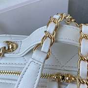 Chanel Vanity Bag Lambskin & Gold-Tone Metal White 18 cm - 4