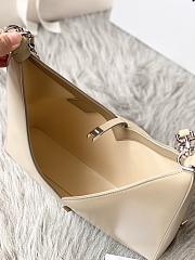 Givenchy Small Cut Out Bag With Chain Cream Size 27 x 27 x 6 cm - 3