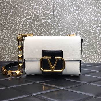 VALENTINO STUD SIGN GRAINY CALFSKIN WHITE SHOULDER BAG 20CM