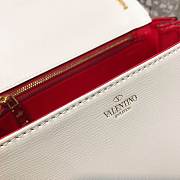 VALENTINO STUD SIGN GRAINY CALFSKIN WHITE SHOULDER BAG 20CM - 2