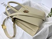 DIOR 30 MONTAIGNE HANDBAG Cream 25cm - 2