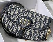 DIOR MEIDUM BOBBY BAG BLUE OBLIQUE SIZE 22 CM - 5