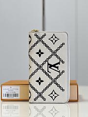 LV ZIPPY WALLET M81141 White 19.5CM - 1