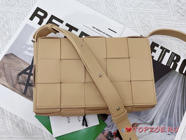 BOTTEGA VENETA CASSETTE BEIGE MEDIUM SIZE23CM - 1