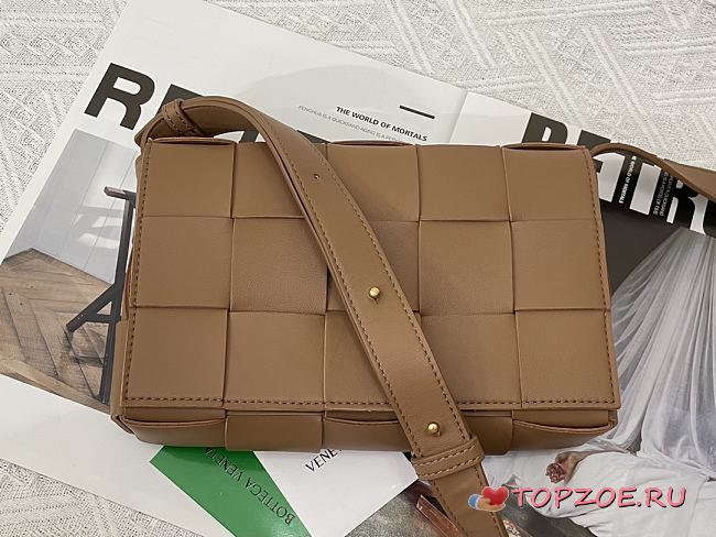 BOTTEGA VENETA CASSETTE BROWN MEDIUM SIZE23CM - 1