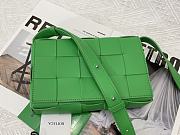 BOTTEGA VENETA CASSETTE GREEN MEDIUM SIZE23CM - 1