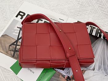 BOTTEGA VENETA CASSETTE RED MEDIUM SIZE23CM
