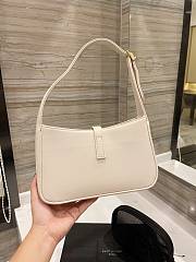 YSL LE 5 À 7 HOBO BAG IN SMOOTH LEATHER CREAM 25CM - 3