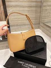 YSL LE 5 À 7 HOBO BAG IN SMOOTH LEATHER BEIGE 25CM - 5