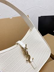 YSL LE 5 À 7 HOBO BAG IN CROCODILE-EMBOSSED SHINY LEATHER WHITE 25CM - 3
