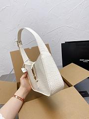 YSL LE 5 À 7 HOBO BAG IN CROCODILE-EMBOSSED SHINY LEATHER WHITE 25CM - 6